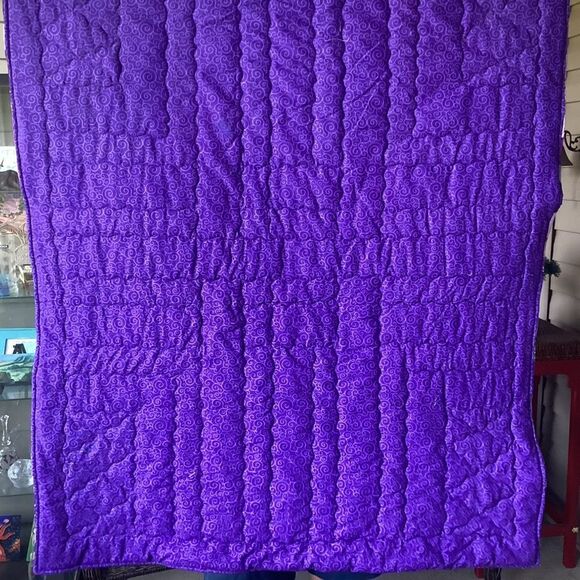 NWT Hand Crafted Purples and White Quilt - Picture 11 of 13